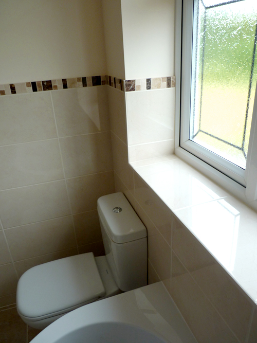 new-fitted-bathroom-tiling